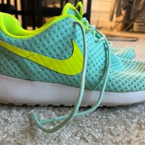 Nike Roshe Running Sneakers